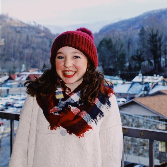 Meet your Posher, Emily - Picture 1 of 1